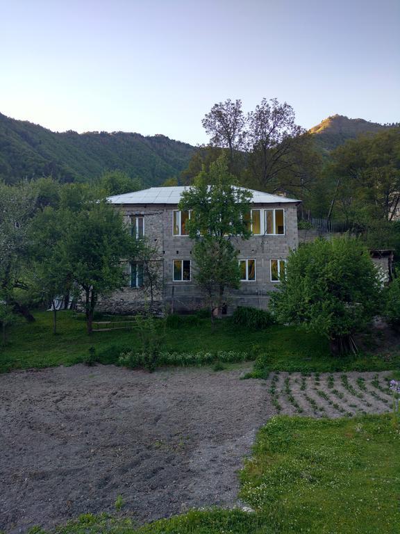 Barbara Hotel Mestia Buitenkant foto