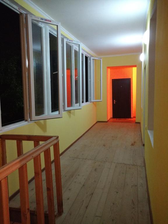 Barbara Hotel Mestia Buitenkant foto